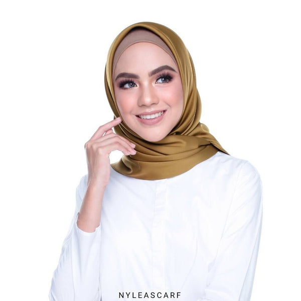 Musalmah Satin Square Shawl (Medallion) - Almaz Hijabi